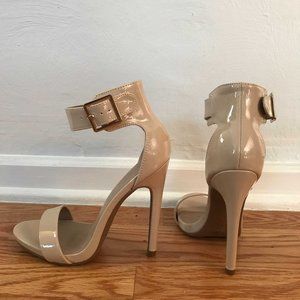 Nude Pumps